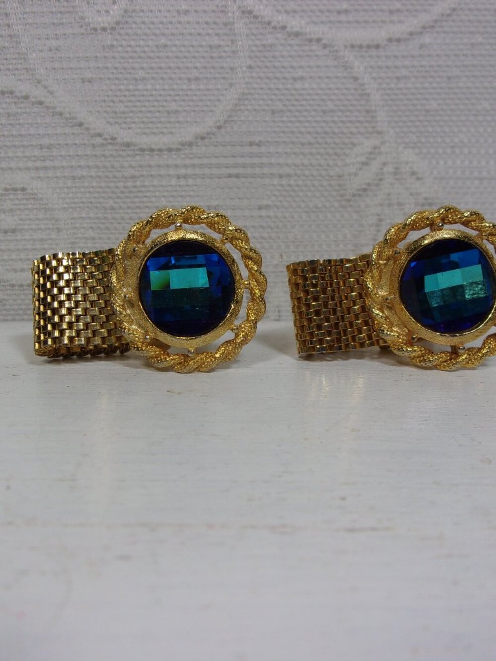 SET OF VINTAGE BLUE STONE/GOLD MESH WRAP AROUND CUFFLINKS